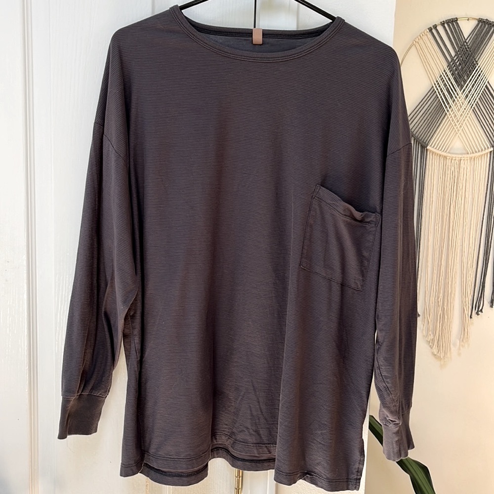 Cool Every Body Long Sleeve Tee in Meditative Grey